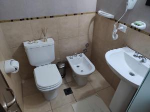 Et badeværelse på Comodo Dpto con Balcon & wifi