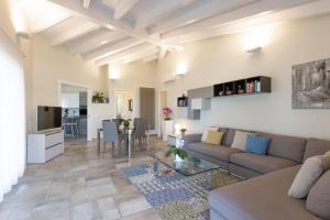 Χώρος καθιστικού στο Villa the Queen