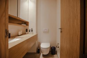 Vannituba majutusasutuses Gloom 3-BR Apt in Tilal Faqra
