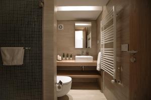 Vannituba majutusasutuses Gloom 3-BR Apt in Tilal Faqra