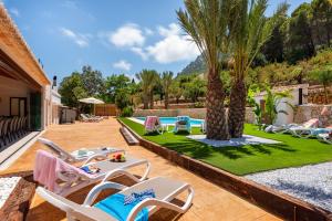 Basen w obiekcie Villa Joan - PlusHolidays lub w pobliżu