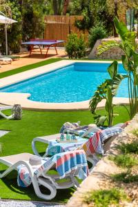 Basen w obiekcie Villa Joan - PlusHolidays lub w pobliżu