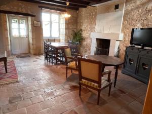 Kuchyňa alebo kuchynka v ubytovaní Maisons d'hôtes du Château au Grand Pressigny