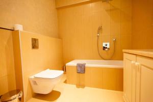 A bathroom at Irene's Resort