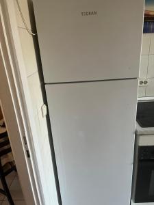 Kuchyň nebo kuchyňský kout v ubytování 2 Bedroom Apartment Jardines Canarios Los Cristianos Tenerife
