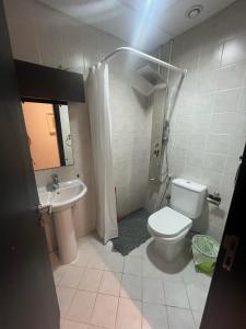 ThePenthouse Coliving II的一间浴室