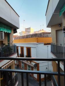 - une vue depuis le balcon d'un bâtiment dans l'établissement Fernando Quero 21, à Andújar