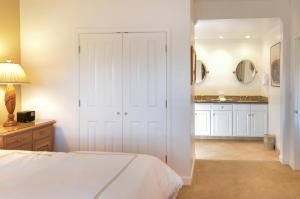 Gallery image of Charming 2 bd Condo at Silverado in Napa +33 photos