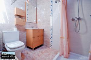 A bathroom at Porto de Rinlo