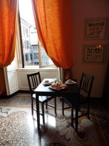 Posedenie v ubytovaní B&B Genova Centro