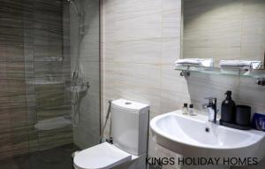 Koupelna v ubytování Dunya tower suite 2 burj Khalifa street , kings