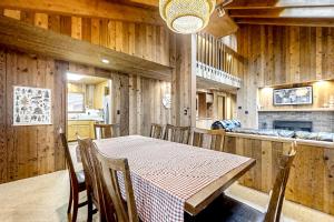 Η κουζίνα ή μικρή κουζίνα στο Three Peaks Hideaway