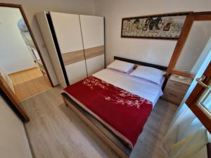 Postel nebo postele na pokoji v ubytování Apartment in Icici with sea view, terrace, Wi-Fi (4870-1)