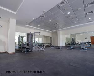 Fitness centrum a/nebo fitness zařízení v ubytování Dunya tower suite 2 burj Khalifa street , kings