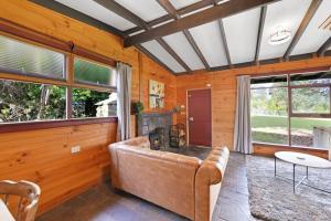 Afbeelding uit fotogalerij van Mt Elephant Forrest Cabin in Gray