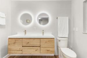 Et badeværelse på Good Vibes - Waterfront Living
