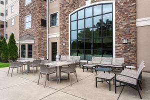 Posezení v ubytování Staybridge Suites Buffalo by IHG