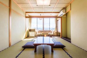 Posezení v ubytování Ooedo Onsen Monogatari Nagayama