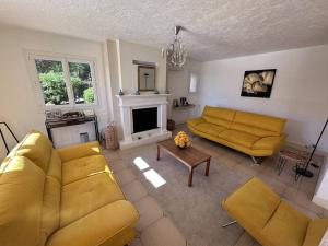 Posezení v ubytování Villa 8 pers avec piscine privée, clim et wifi proche plages - FR-1-768-29