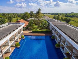 Bazén v ubytování VANA Wellness Resort nebo v jeho okolí