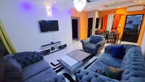 Gallery image of Residence GermanoTech Logbessou appartement meublé 2ch,1salon eau chaude,Wifi,parking,virgile,menagere,canalsat in Douala