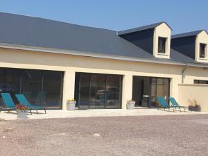 El edificio en el que está la casa vacacional