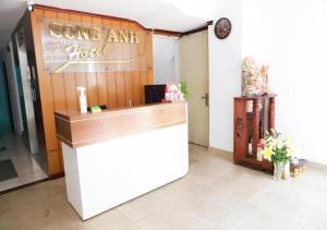 Lobby alebo recepcia v ubytovaní Khách sạn Song Anh