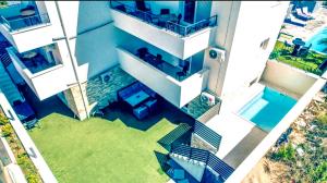 Bazén v ubytování Vip Deluxe Apartment Arian nebo v jeho okolí