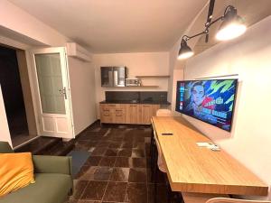 TV a/nebo společenská místnost v ubytování Sentieri Velati
