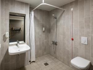 Koupelna v ubytování B&B Hotel Neuss