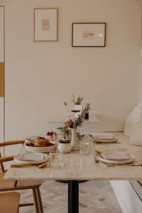 ห้องอาหารหรือที่รับประทานอาหารของ Chez Brens - Maison d'hôtes à La Hume