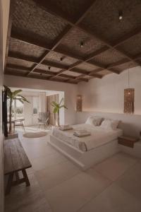Postel nebo postele na pokoji v ubytování Aqua Pearl Mykonos + 45 fotografií