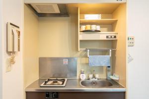 Kuchyň nebo kuchyňský kout v ubytování Two-bedroom, 6-minute walk to the Yamanote Line