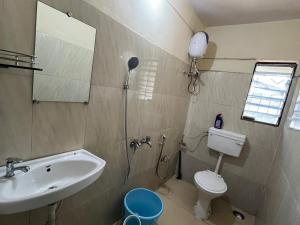 Koupelna v ubytování Shivahospitality