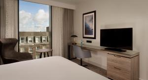 TV a/nebo společenská místnost v ubytování Doubletree By Hilton Hull