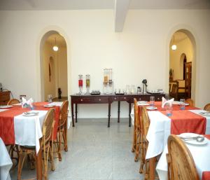 Restaurace v ubytování Mango Hill La Serene Puducherry