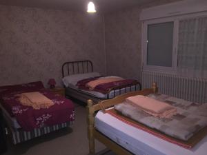 Krevet ili kreveti u jedinici u okviru objekta Appartement Mont-Dore, 2 pièces, 4 personnes - FR-1-415-28