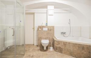 Arkadenhaus Apartment Klein的一间浴室