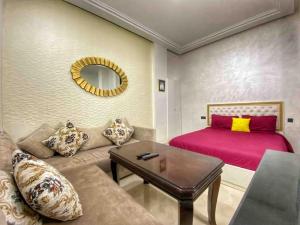 Posezení v ubytování Velasquez Appart Hotel 4