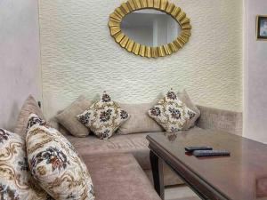 Posezení v ubytování Velasquez Appart Hotel 4