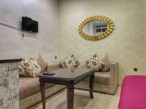 Posezení v ubytování Velasquez Appart Hotel 4