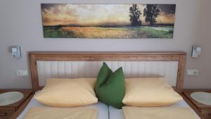 Postel nebo postele na pokoji v ubytování Alpen Apartments Zell am See