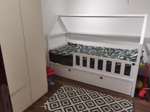 Llit o llits en una habitació de Apartman Love Divčibare