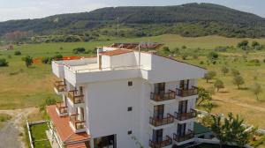 Nespecifikovaný výhled na hory nebo výhled na hory při pohledu z hotelu