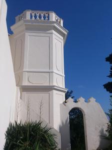 Imagen de la galería de Villa Les Terrasses à Tamaris vue mer exceptionnelle de chaque chambre, plage en bas du domaine, en La Seyne-sur-Mer