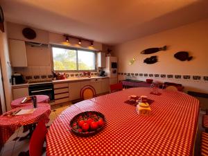 Posteľ alebo postele v izbe v ubytovaní Maison spacieuse à Olonne-sur-Mer avec jardin clos, proche plages et commerces, idéale familles - FR-1-197-560