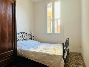 Posteľ alebo postele v izbe v ubytovaní Maison cosy avec clim, WiFi, proche port et plages, 6 pers., Port-Vendres - FR-1-309-367 + 3 fotografie