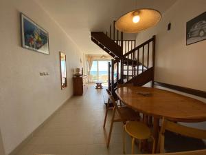 Fotografia z galérie ubytovania Duplex F3 en bord de plage, 6 couchages, Carnon - Animaux admis, Wifi, parking privé - FR-1-715-19 v destinácii Mauguio