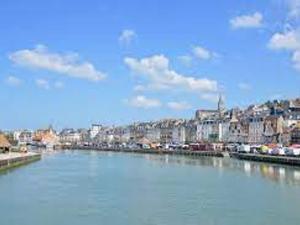 Fotografia z galérie ubytovania Studio cosy au cœur de Trouville, à 2 pas des Quais et de la plage, avec tout le confort nécessaire - FR-1-712-55 v destinácii Trouville-sur-Mer