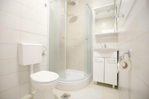 Ein Badezimmer in der Unterkunft Sites Of Zadar Rooms